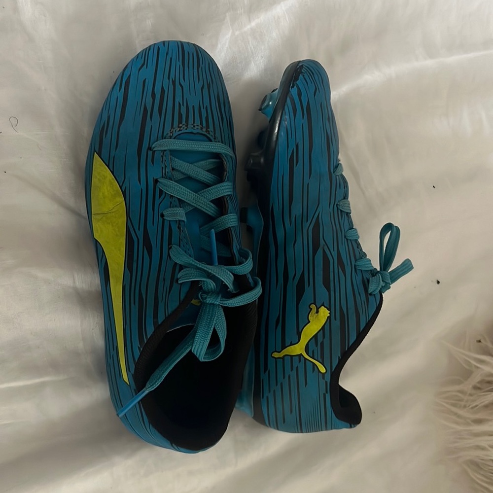 Kids puma soccer spikes.  Size 1.5
